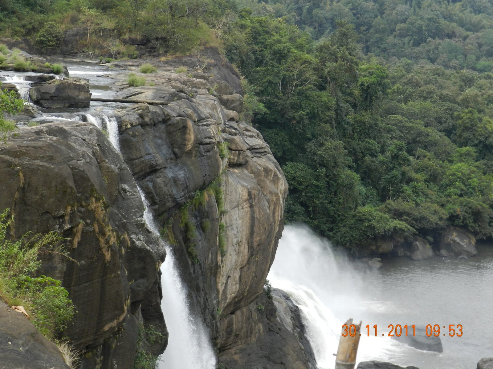 You are currently viewing Athirapally Waterfalls