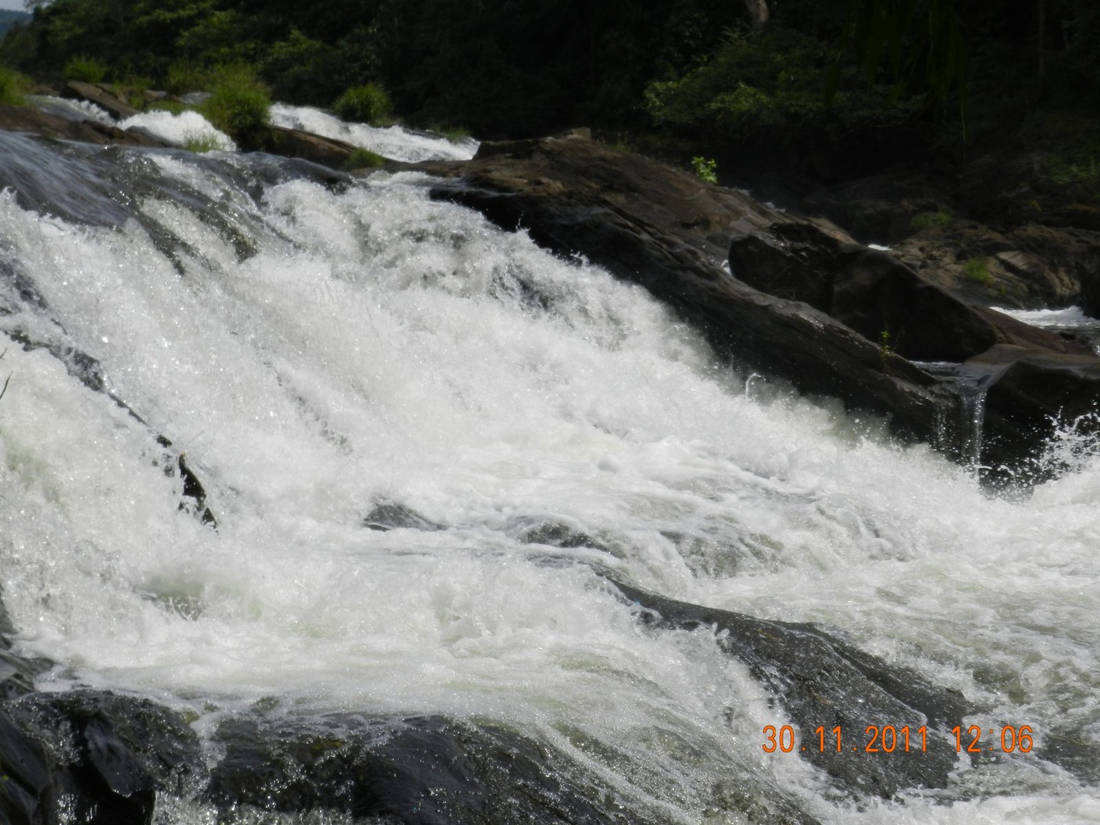 You are currently viewing Vazhachal Waterfalls